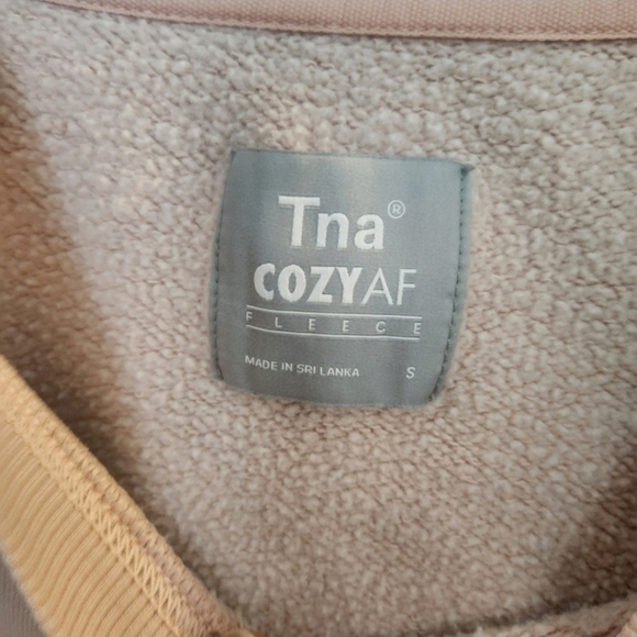 Aritzia TNA Boyfriend Crewneck Cozy AF Fleece Crewneck Sweatshirt SZ Small Pink - Picture 4 of 7